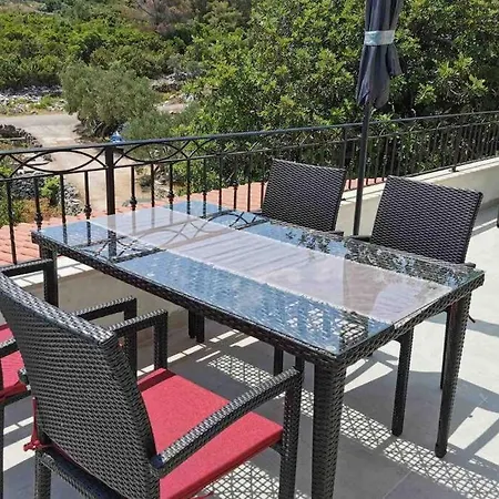 아파트 Deluxe “ Koromacna” *