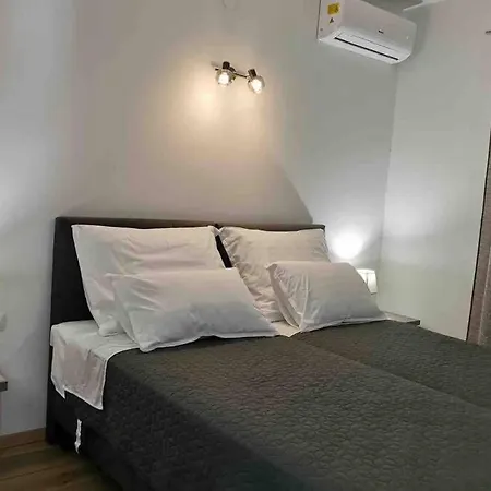 아파트 Deluxe “ Koromacna” Kneza