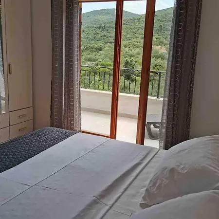 Deluxe “ Koromacna” *