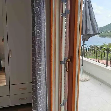 アパート Deluxe “ Koromacna” Kneza