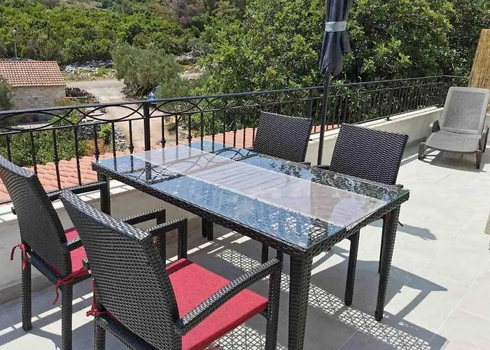 Apartman Deluxe “ Koromacna” *