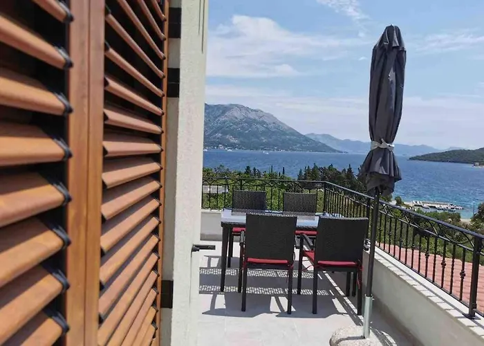 Deluxe “ Koromacna”